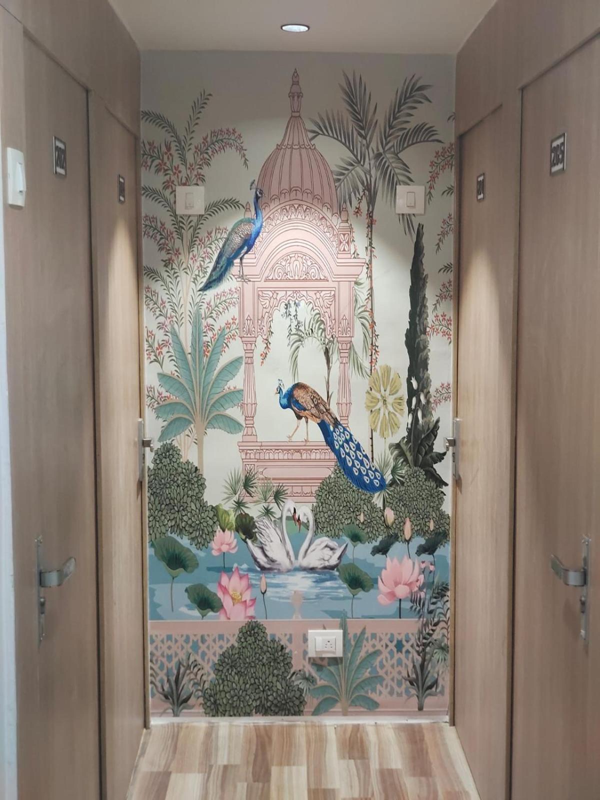 Hotel Prasang Surat Dış mekan fotoğraf