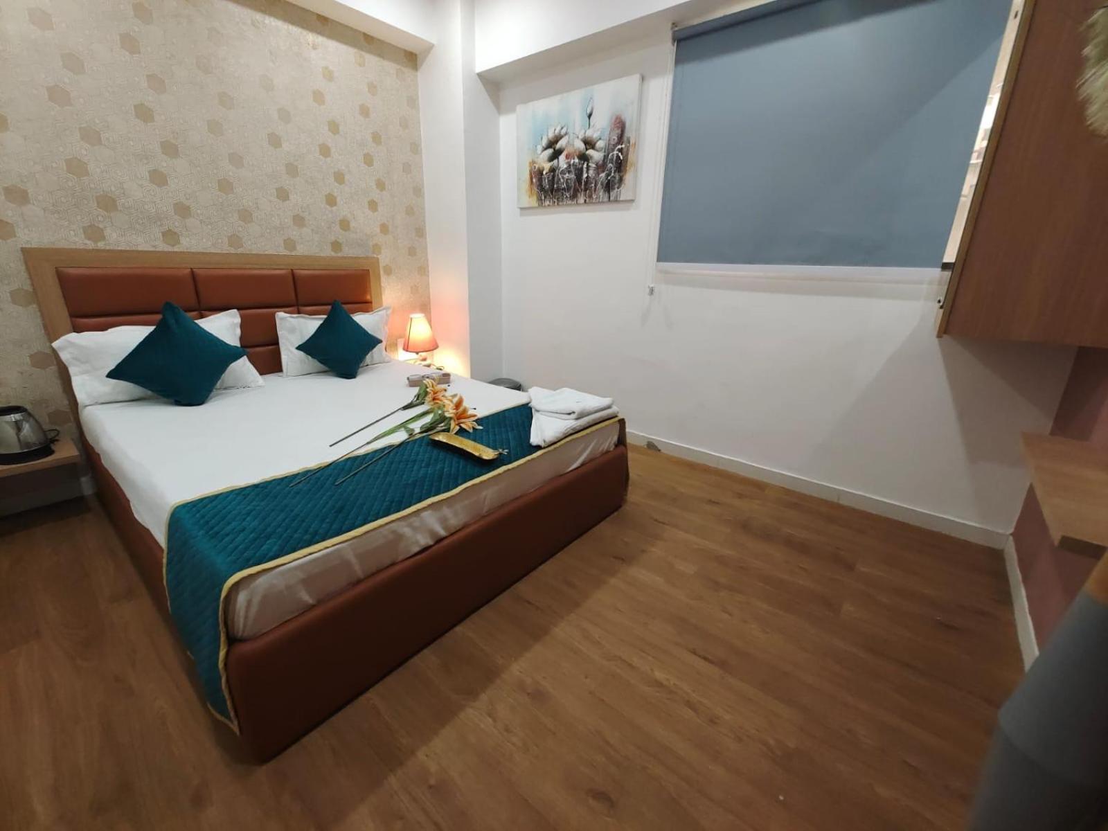 Hotel Prasang Surat Dış mekan fotoğraf
