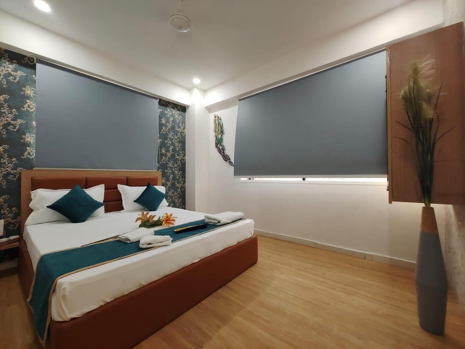 Hotel Prasang Surat Dış mekan fotoğraf